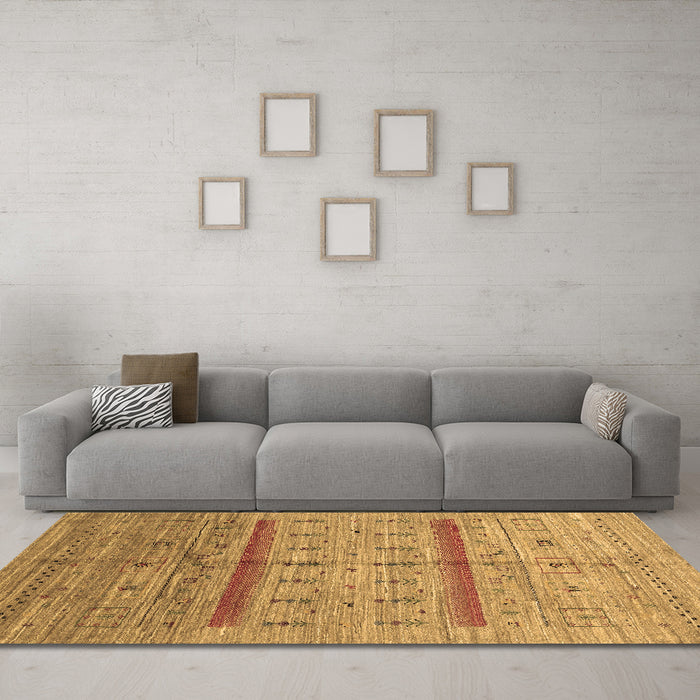 Machine Washable Abstract Brown Contemporary Rug in a Living Room,, wshcon503brn