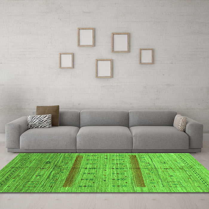 Machine Washable Abstract Green Contemporary Area Rugs in a Living Room,, wshcon503grn