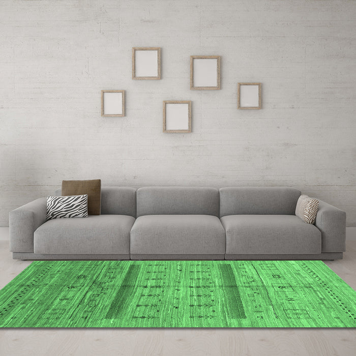 Machine Washable Abstract Emerald Green Contemporary Area Rugs in a Living Room,, wshcon503emgrn