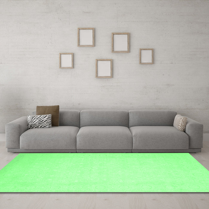 Machine Washable Solid Emerald Green Modern Area Rugs in a Living Room,, wshcon511emgrn