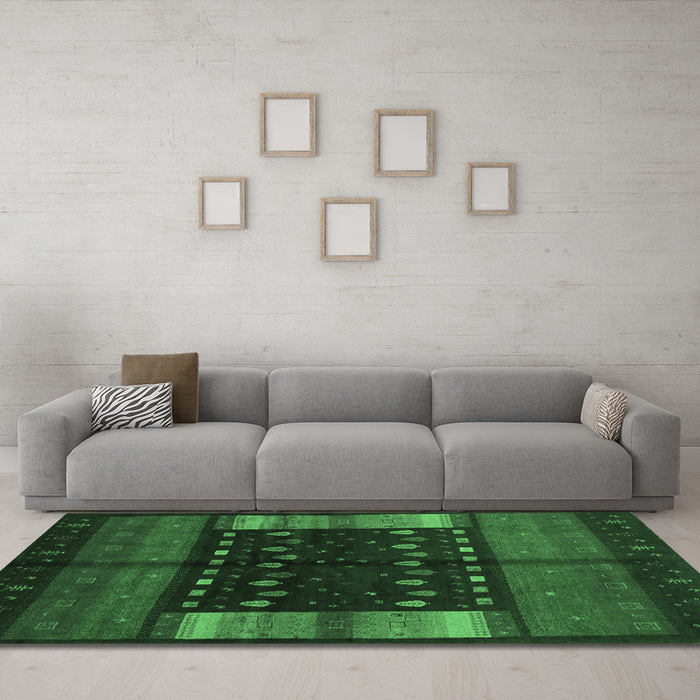 Machine Washable Oriental Emerald Green Traditional Area Rugs in a Living Room,, wshcon512emgrn