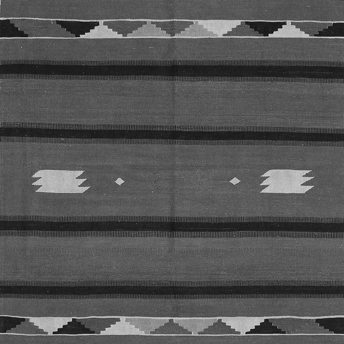 Serging Thickness of Machine Washable Oriental Gray Traditional Rug, wshcon513gry