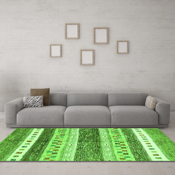 Machine Washable Abstract Green Contemporary Area Rugs in a Living Room,, wshcon514grn