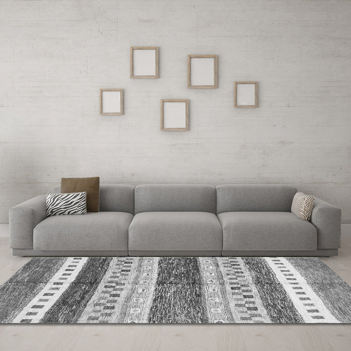 Machine Washable Abstract Gray Contemporary Rug in a Living Room,, wshcon514gry