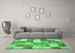 Machine Washable Patchwork Emerald Green Transitional Area Rugs in a Living Room,, wshcon517emgrn