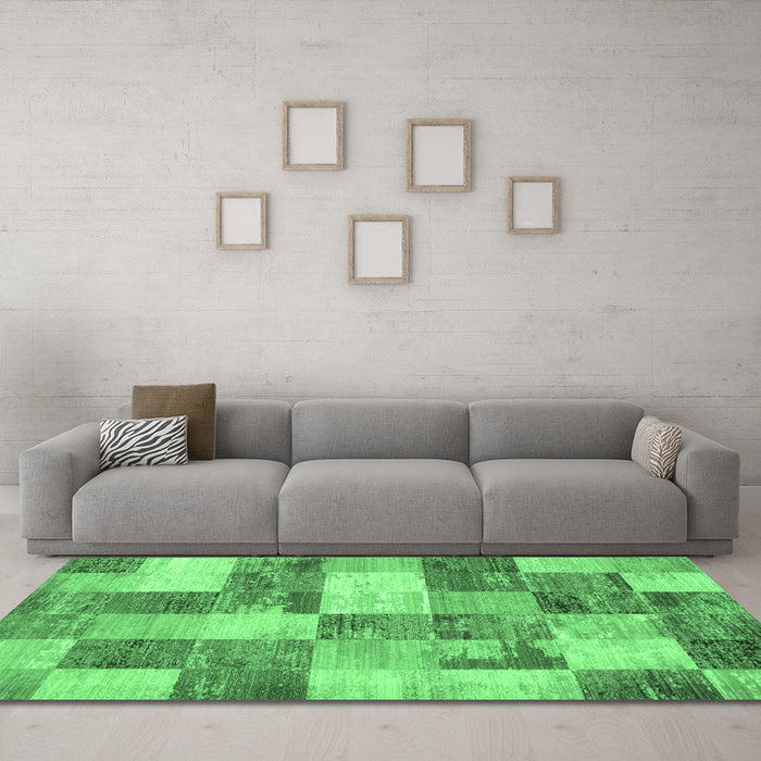 Machine Washable Patchwork Emerald Green Transitional Area Rugs in a Living Room,, wshcon517emgrn