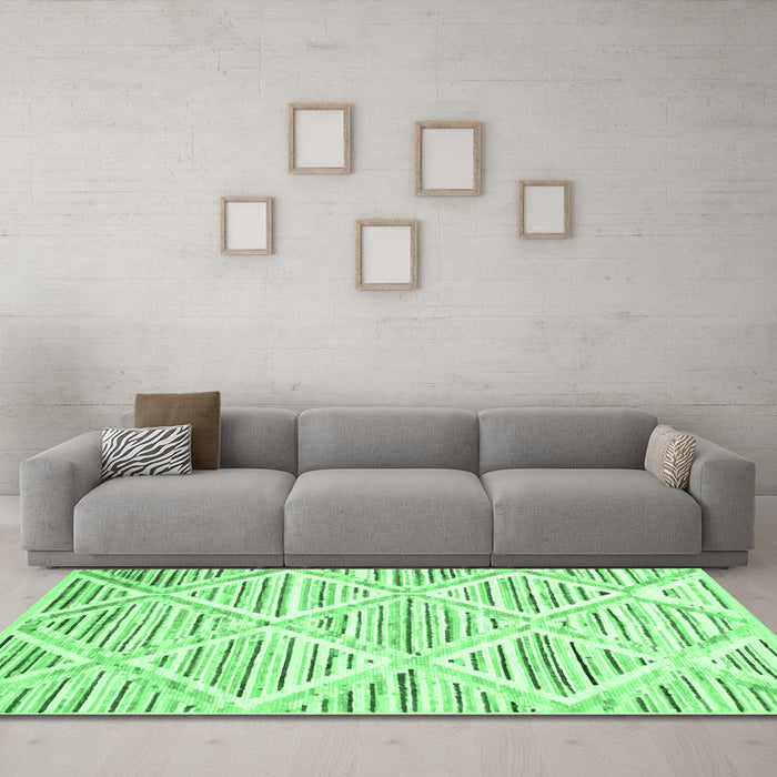 Machine Washable Abstract Emerald Green Contemporary Area Rugs in a Living Room,, wshcon520emgrn