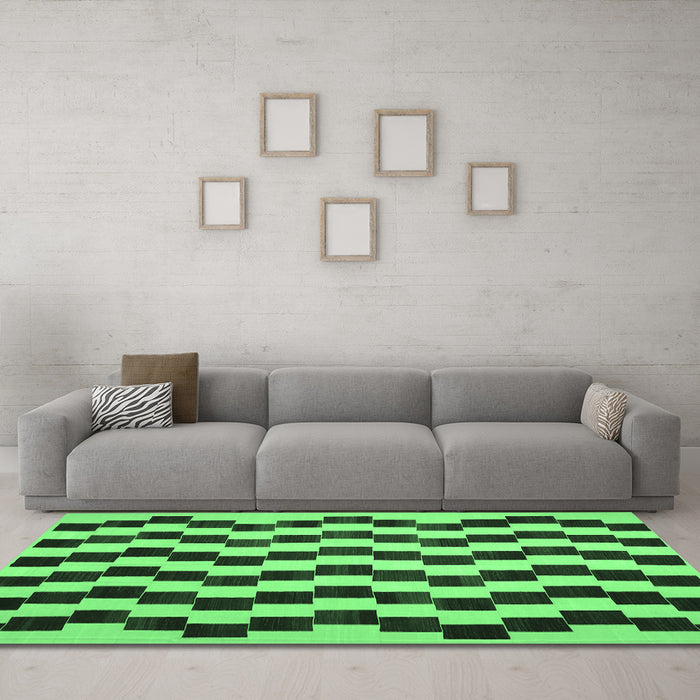 Machine Washable Abstract Emerald Green Contemporary Area Rugs in a Living Room,, wshcon526emgrn