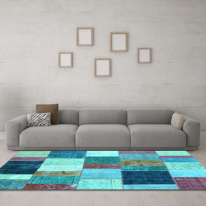 Machine Washable Patchwork Light Blue Transitional Rug in a Living Room, wshcon527lblu