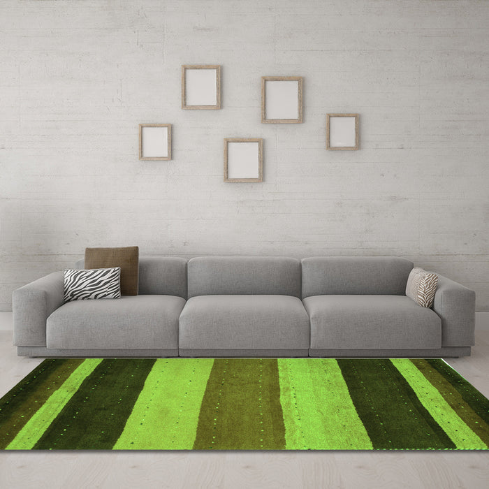 Machine Washable Abstract Green Contemporary Area Rugs in a Living Room,, wshcon530grn