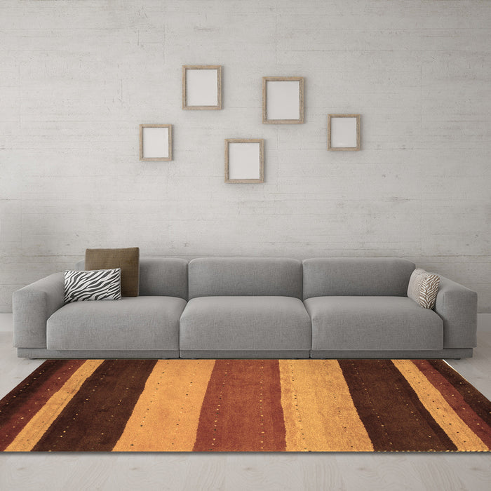 Machine Washable Abstract Brown Contemporary Rug in a Living Room,, wshcon530brn