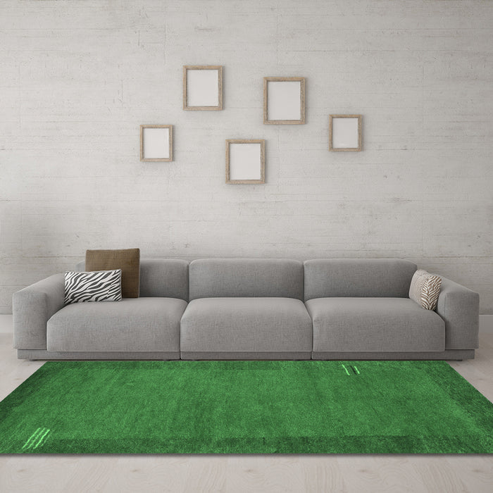 Machine Washable Abstract Emerald Green Contemporary Area Rugs in a Living Room,, wshcon531emgrn
