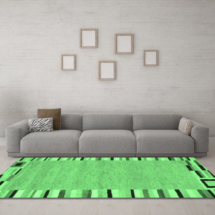 Machine Washable Abstract Emerald Green Contemporary Area Rugs in a Living Room,, wshcon532emgrn
