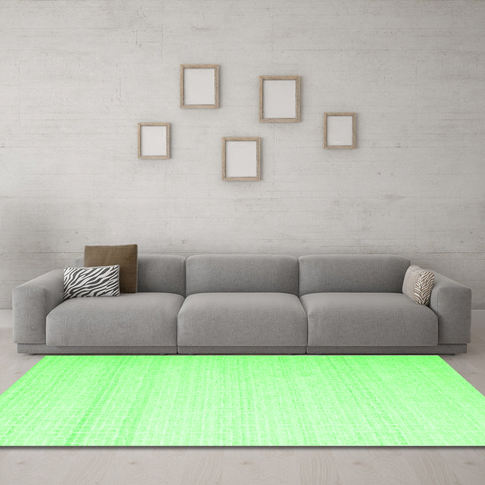 Machine Washable Solid Green Modern Area Rugs in a Living Room,, wshcon533grn