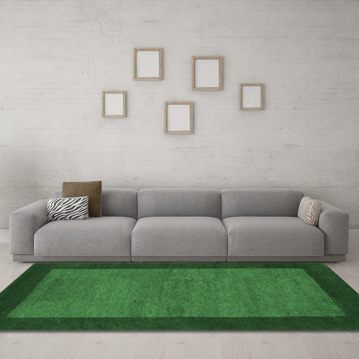 Machine Washable Abstract Emerald Green Contemporary Area Rugs in a Living Room,, wshcon534emgrn