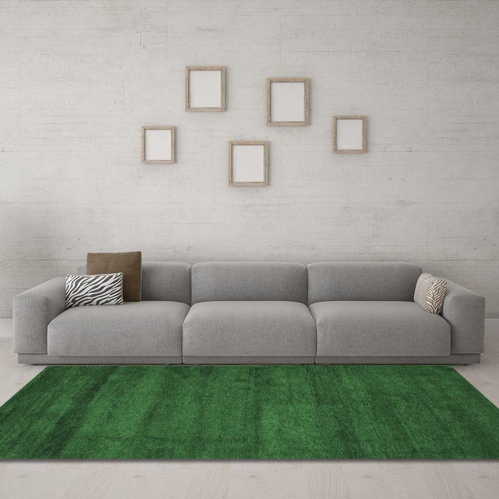 Machine Washable Abstract Emerald Green Contemporary Area Rugs in a Living Room,, wshcon537emgrn