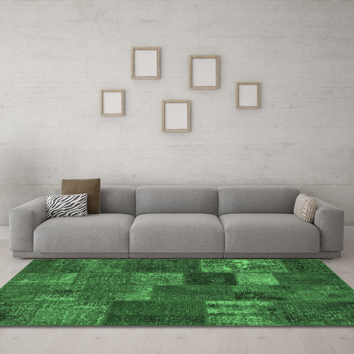 Machine Washable Patchwork Emerald Green Transitional Area Rugs in a Living Room,, wshcon540emgrn