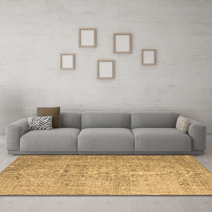 Machine Washable Abstract Brown Contemporary Rug in a Living Room,, wshcon547brn