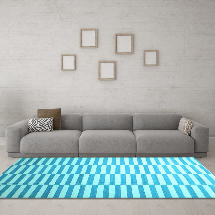 Machine Washable Abstract Light Blue Contemporary Rug in a Living Room, wshcon551lblu