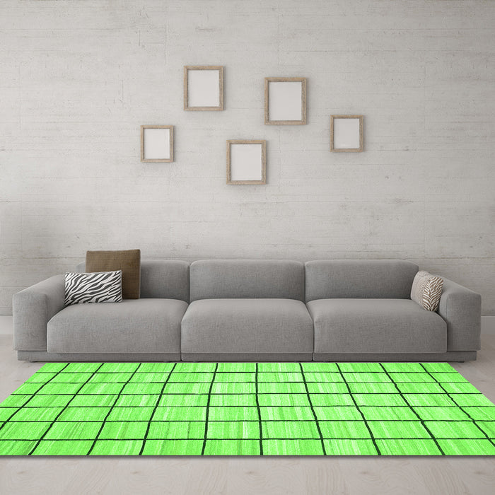Machine Washable Solid Green Modern Area Rugs in a Living Room,, wshcon552grn