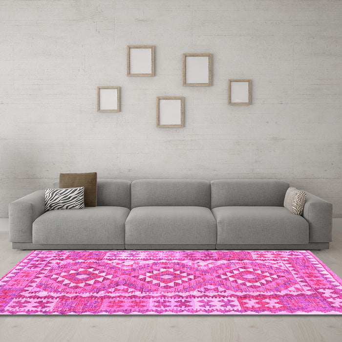 Machine Washable Oriental Pink Traditional Rug in a Living Room, wshcon553pnk