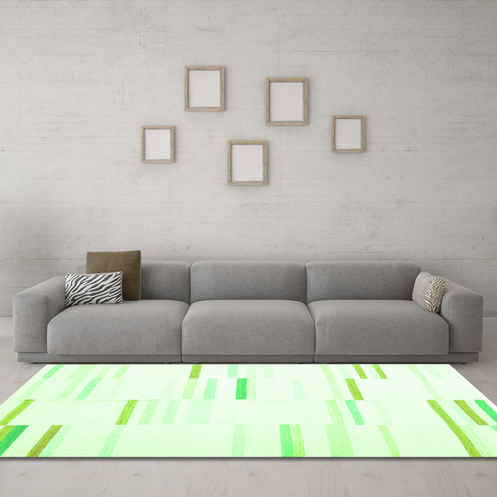 Machine Washable Solid Green Modern Area Rugs in a Living Room,, wshcon555grn