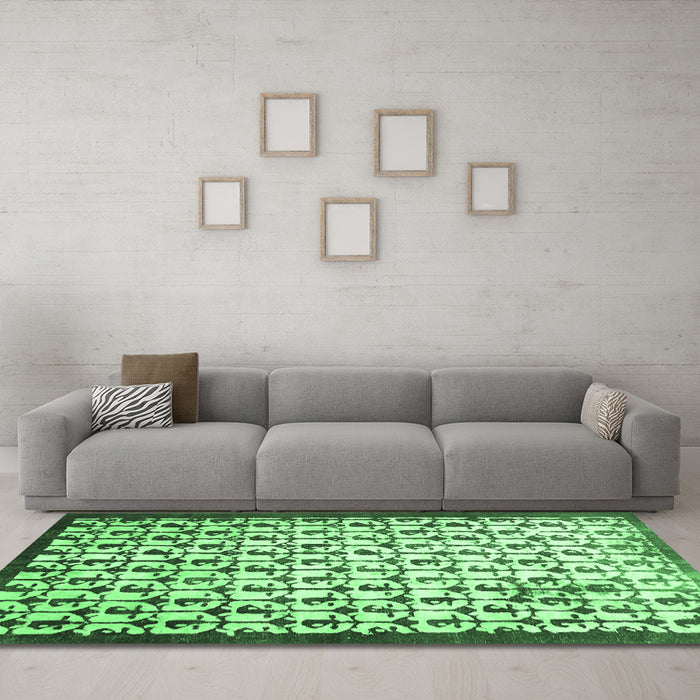 Machine Washable Abstract Emerald Green Contemporary Area Rugs in a Living Room,, wshcon557emgrn