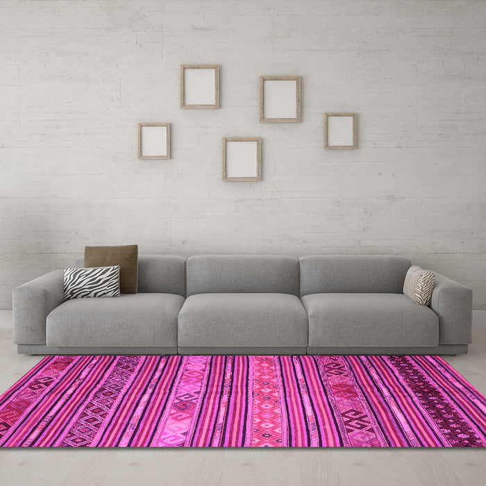 Machine Washable Oriental Pink Traditional Rug in a Living Room, wshcon558pnk