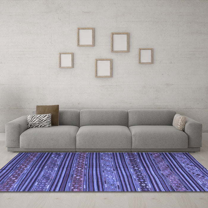 Machine Washable Oriental Blue Traditional Rug in a Living Room, wshcon559blu