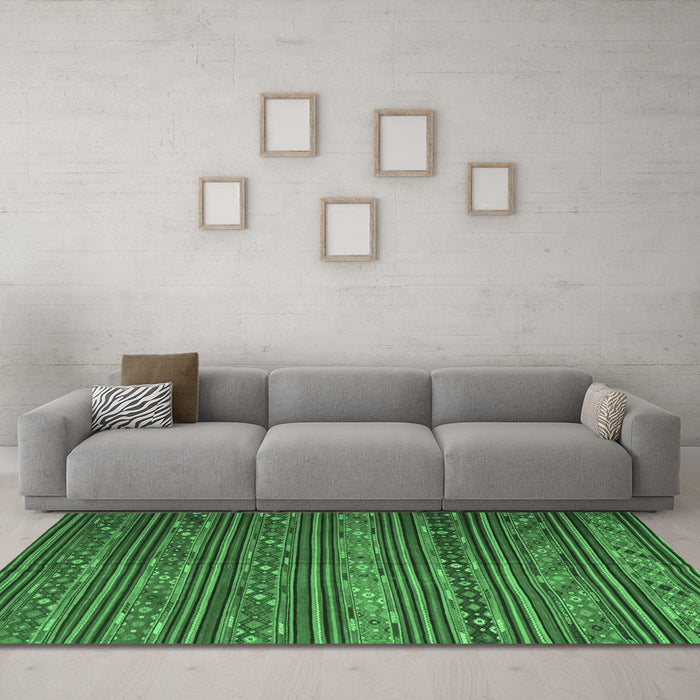 Machine Washable Oriental Emerald Green Traditional Area Rugs in a Living Room,, wshcon559emgrn