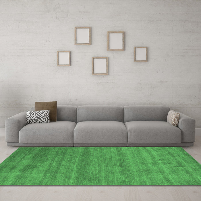 Machine Washable Abstract Emerald Green Contemporary Area Rugs in a Living Room,, wshcon55emgrn