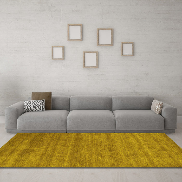 Machine Washable Abstract Yellow Contemporary Rug in a Living Room, wshcon55yw