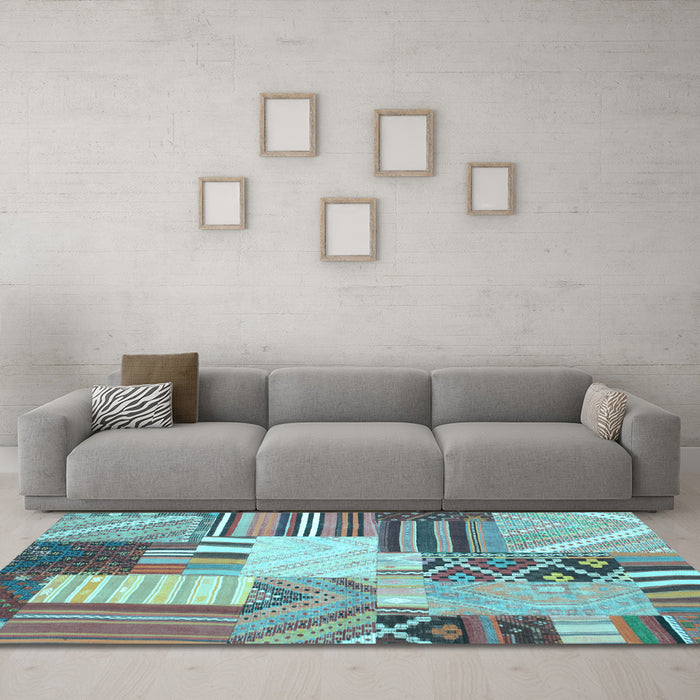 Machine Washable Patchwork Light Blue Transitional Rug in a Living Room, wshcon560lblu