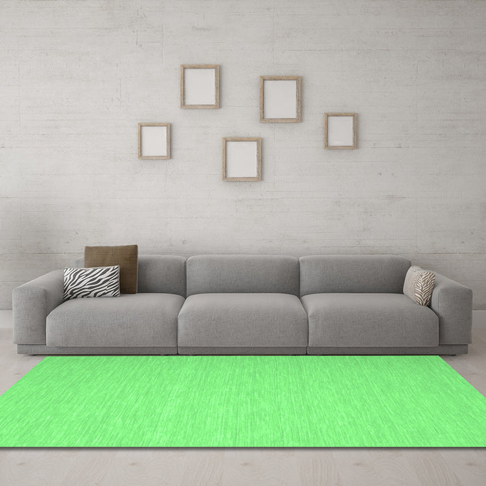 Machine Washable Abstract Emerald Green Contemporary Area Rugs in a Living Room,, wshcon563emgrn