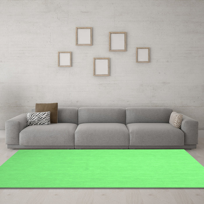 Machine Washable Abstract Emerald Green Contemporary Area Rugs in a Living Room,, wshcon564emgrn