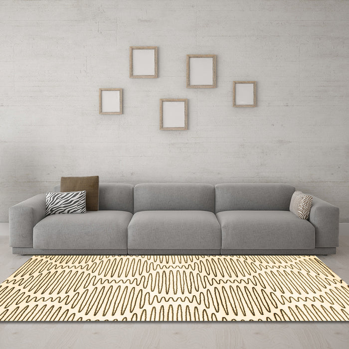 Machine Washable Abstract Brown Contemporary Rug in a Living Room,, wshcon566brn