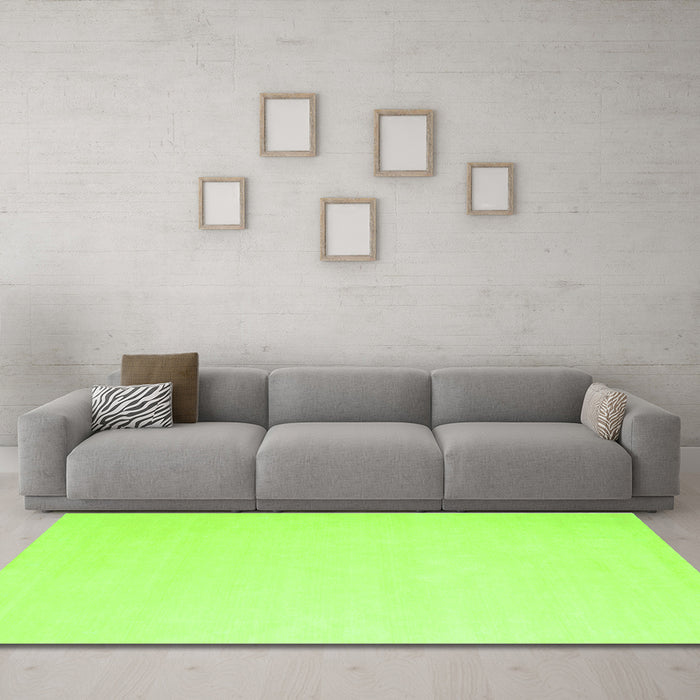 Machine Washable Abstract Green Contemporary Area Rugs in a Living Room,, wshcon570grn