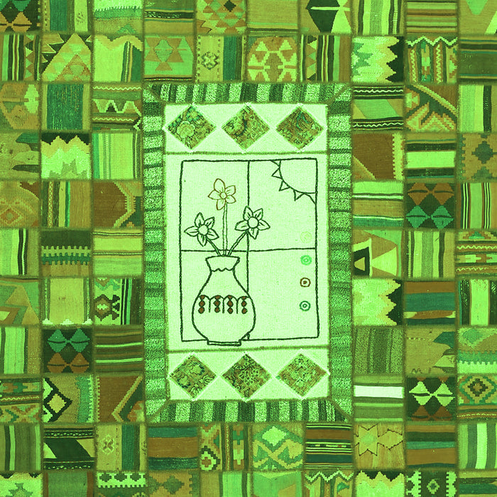 Serging Thickness of Machine Washable Oriental Green Traditional Area Rugs, wshcon572grn