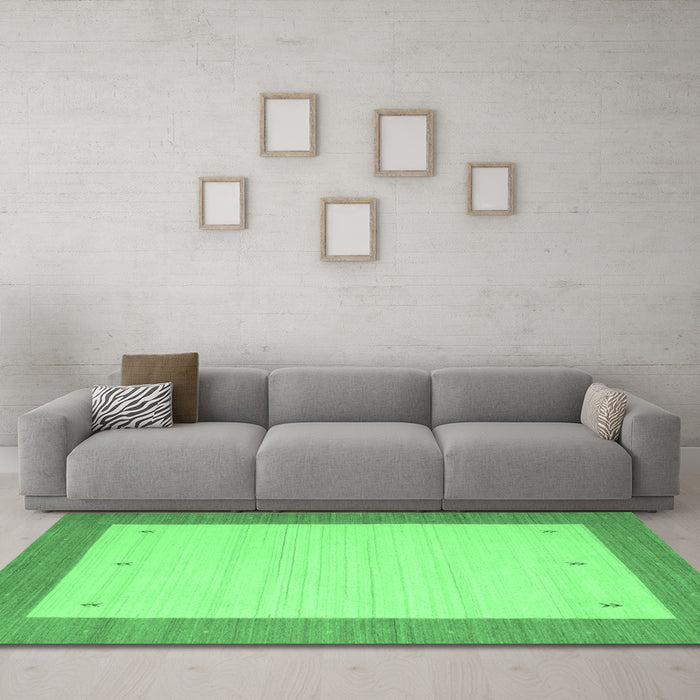 Machine Washable Abstract Emerald Green Contemporary Area Rugs in a Living Room,, wshcon573emgrn