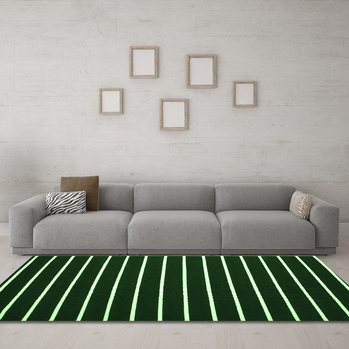 Machine Washable Abstract Green Contemporary Area Rugs in a Living Room,, wshcon576grn