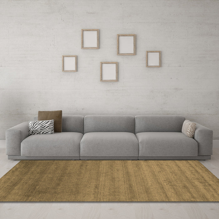 Machine Washable Abstract Brown Contemporary Rug in a Living Room,, wshcon578brn