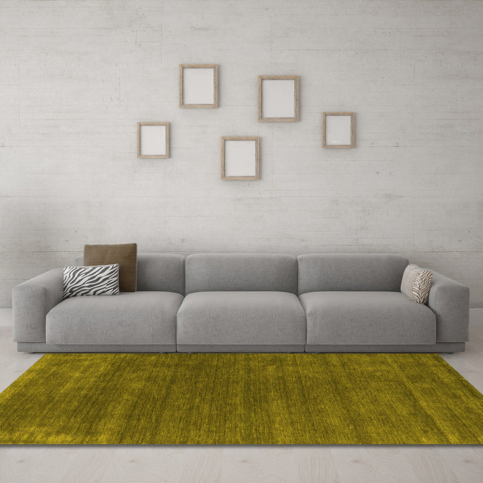 Machine Washable Abstract Yellow Contemporary Rug in a Living Room, wshcon581yw
