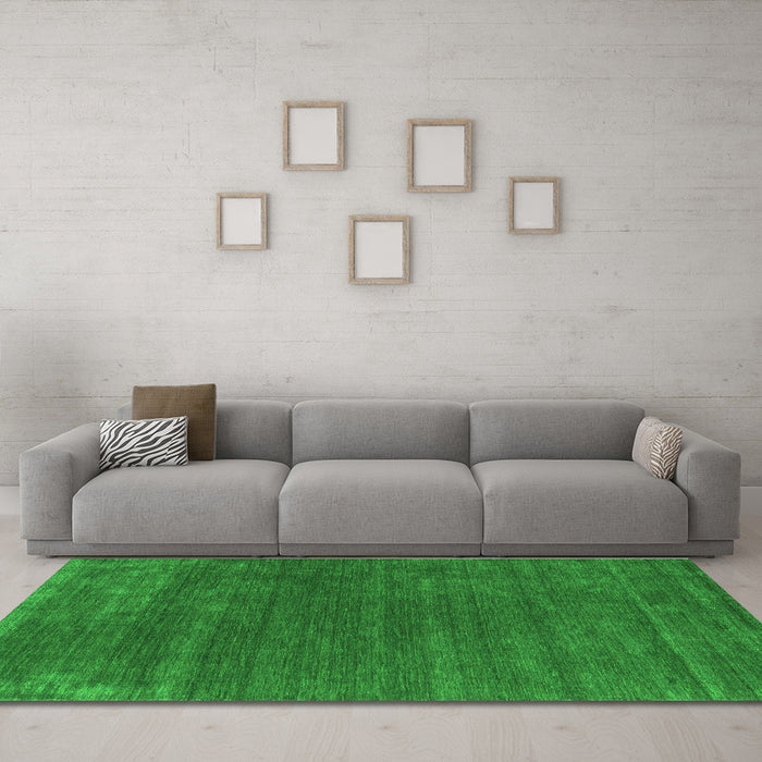 Machine Washable Abstract Green Contemporary Area Rugs in a Living Room,, wshcon581grn
