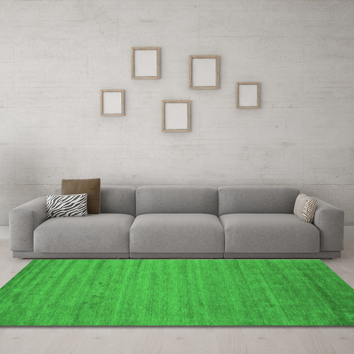 Machine Washable Abstract Green Contemporary Area Rugs in a Living Room,, wshcon584grn