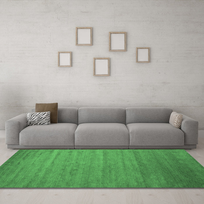 Machine Washable Abstract Emerald Green Contemporary Area Rugs in a Living Room,, wshcon588emgrn