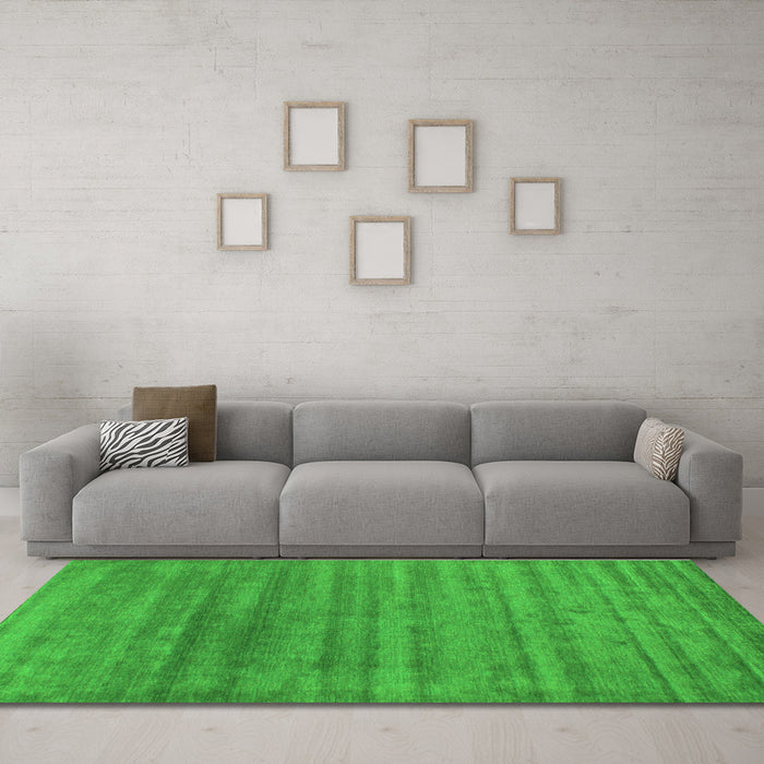 Machine Washable Abstract Green Contemporary Area Rugs in a Living Room,, wshcon589grn