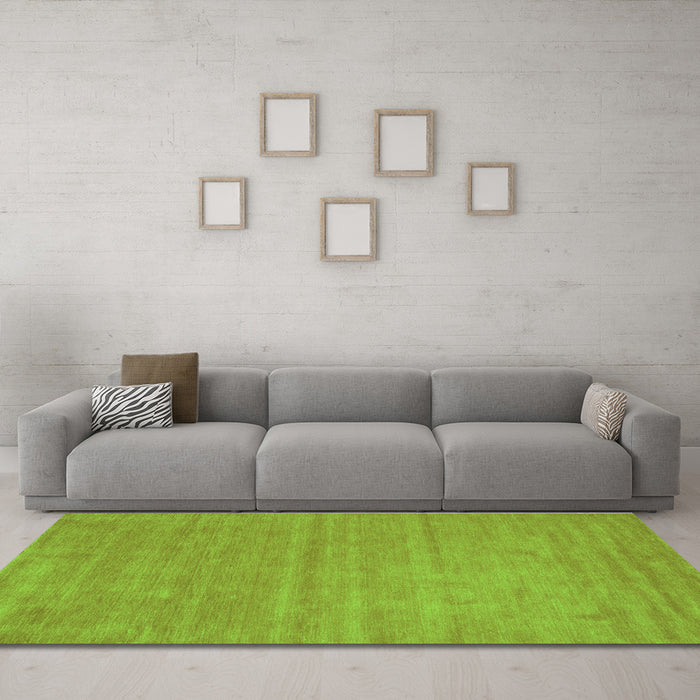 Machine Washable Abstract Green Contemporary Area Rugs in a Living Room,, wshcon58grn