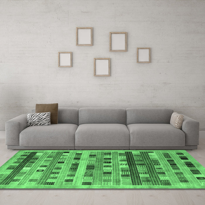 Machine Washable Abstract Emerald Green Contemporary Area Rugs in a Living Room,, wshcon597emgrn