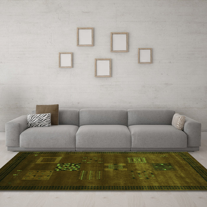 Machine Washable Abstract Green Contemporary Area Rugs in a Living Room,, wshcon602grn