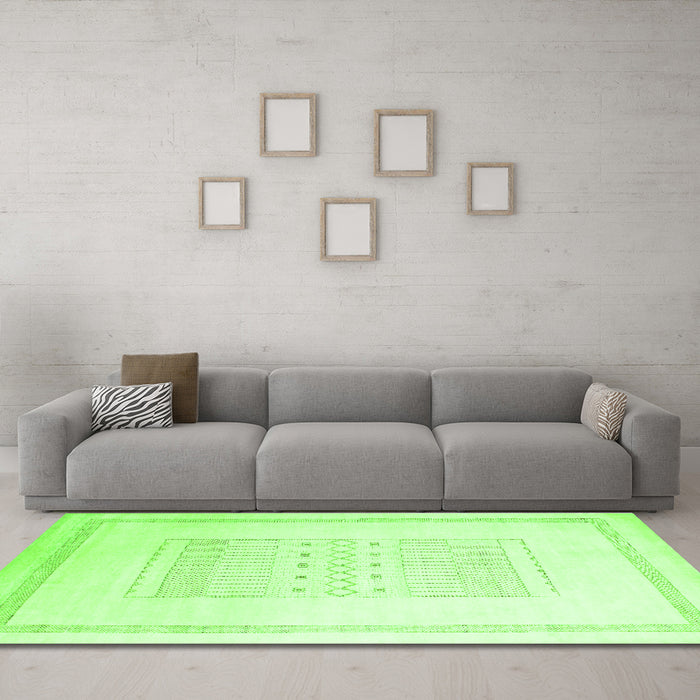 Machine Washable Solid Green Modern Area Rugs in a Living Room,, wshcon603grn